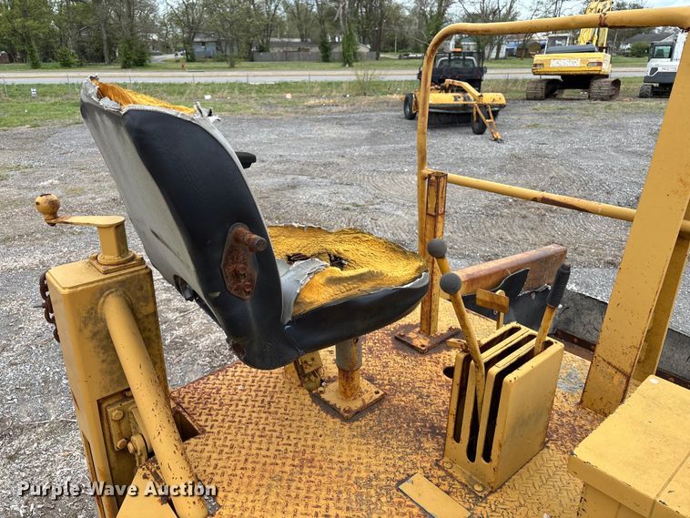 image for item EM0089 Blaw Knox RW 195C road widener