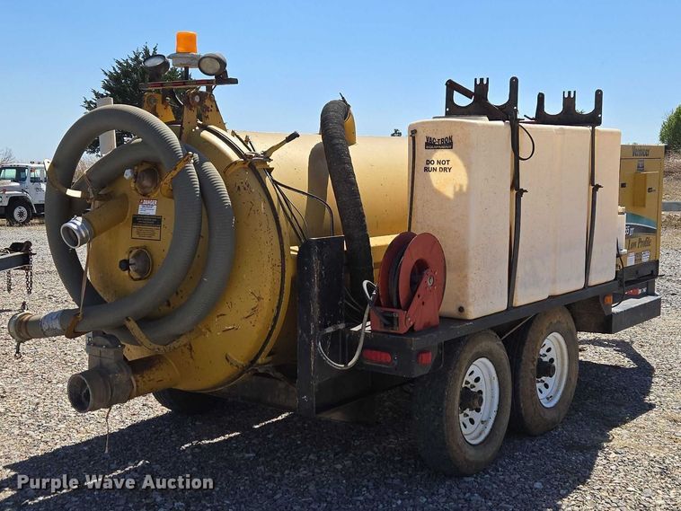 image for item EM2602 2012 Vermeer LP855DT vacuum excavator