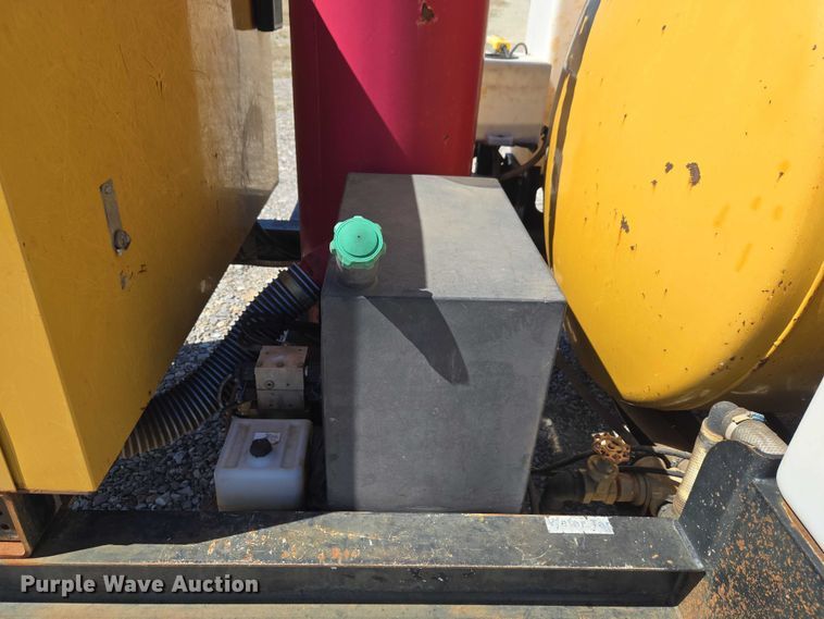 image for item EM2602 2012 Vermeer LP855DT vacuum excavator