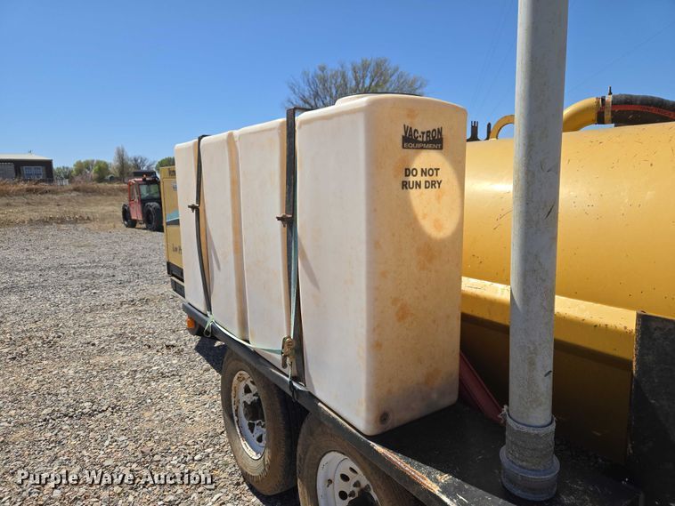 image for item EM2602 2012 Vermeer LP855DT vacuum excavator