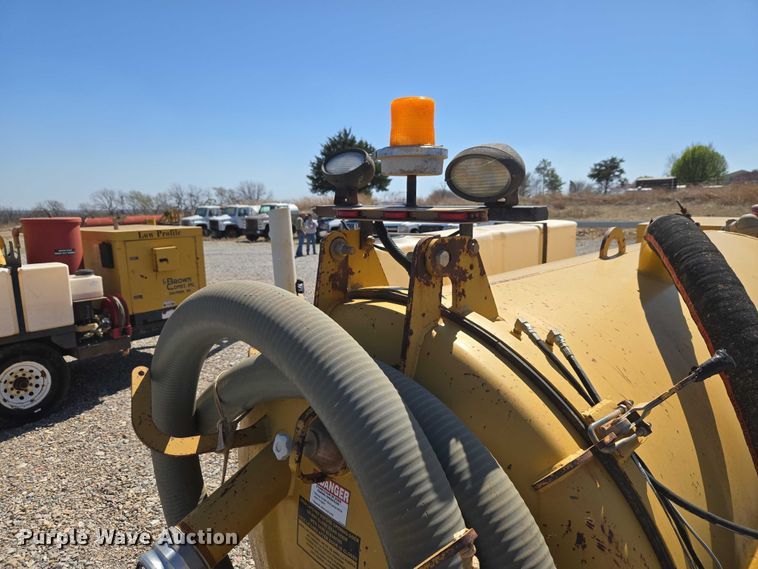 image for item EM2602 2012 Vermeer LP855DT vacuum excavator