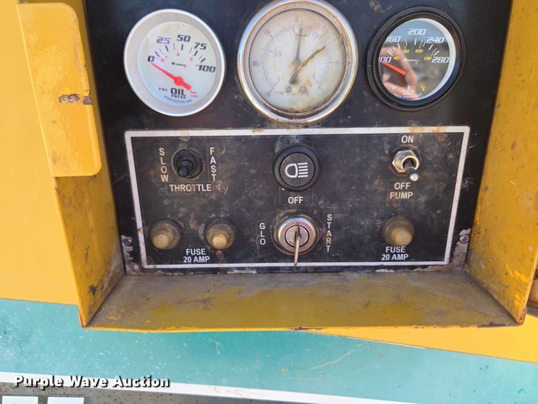 image for item EM2602 2012 Vermeer LP855DT vacuum excavator