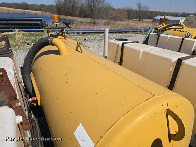 image for item EM2602 2012 Vermeer LP855DT vacuum excavator