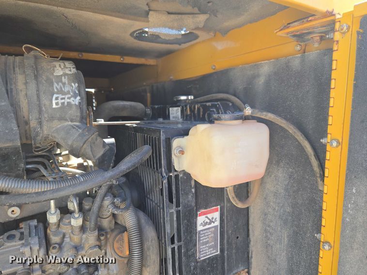 image for item EM2602 2012 Vermeer LP855DT vacuum excavator