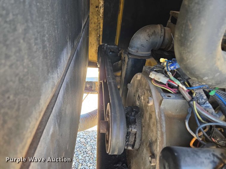 image for item EM2602 2012 Vermeer LP855DT vacuum excavator