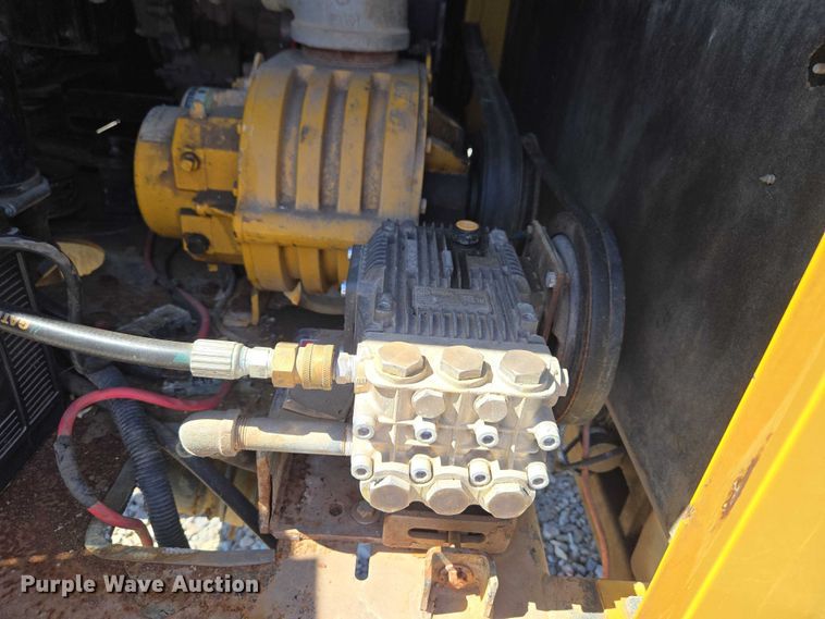 image for item EM2602 2012 Vermeer LP855DT vacuum excavator