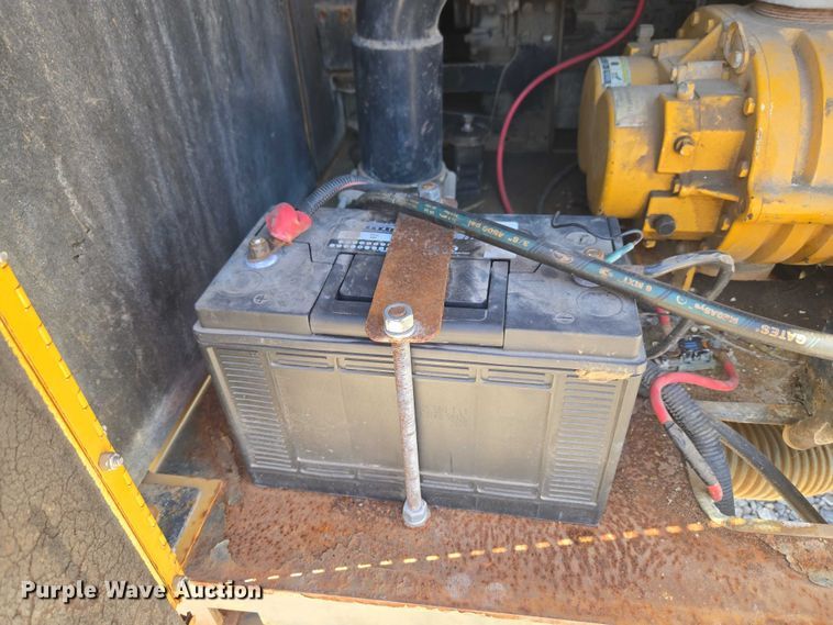 image for item EM2602 2012 Vermeer LP855DT vacuum excavator