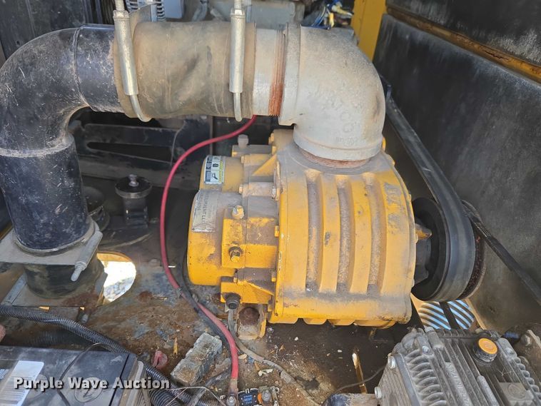 image for item EM2602 2012 Vermeer LP855DT vacuum excavator