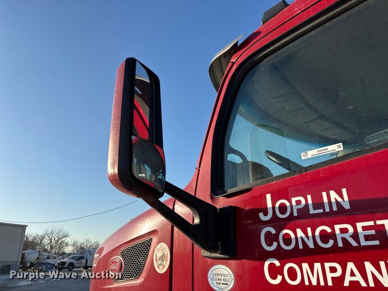 image for item EO4088 2018 Peterbilt 567 ready mix truck