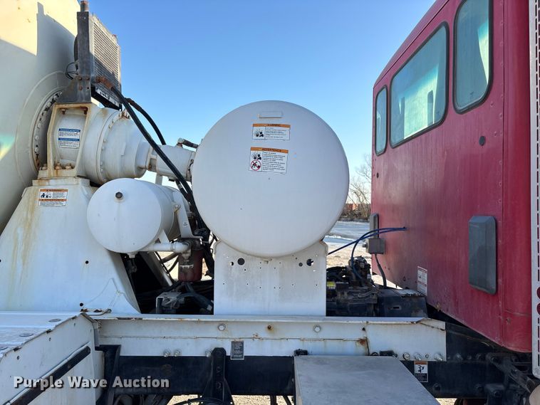 image for item EO4088 2018 Peterbilt 567 ready mix truck