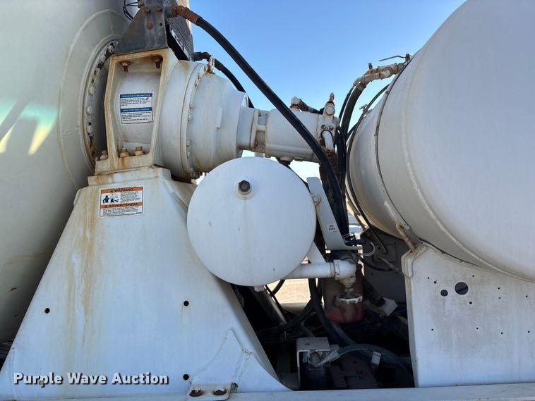 image for item EO4088 2018 Peterbilt 567 ready mix truck