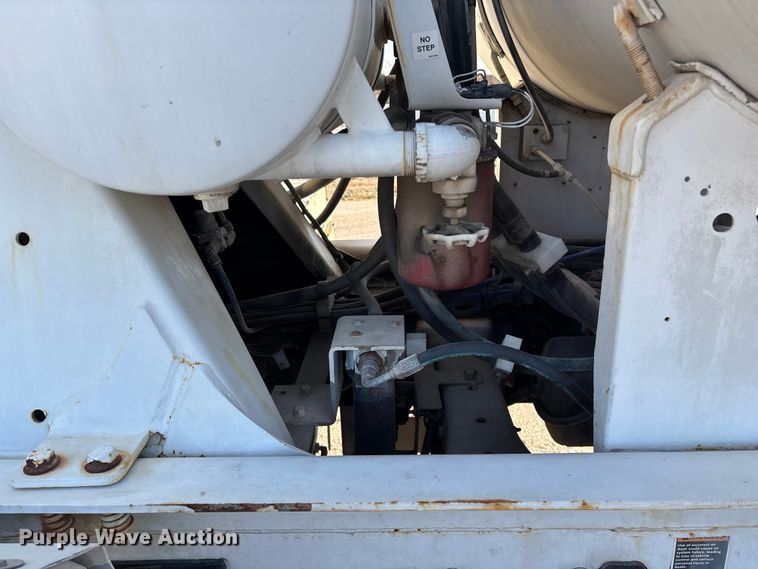 image for item EO4088 2018 Peterbilt 567 ready mix truck