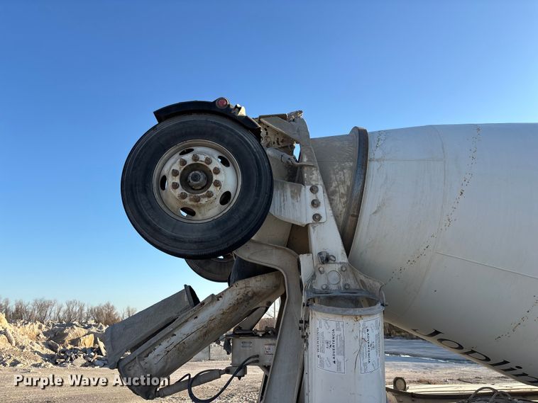 image for item EO4088 2018 Peterbilt 567 ready mix truck