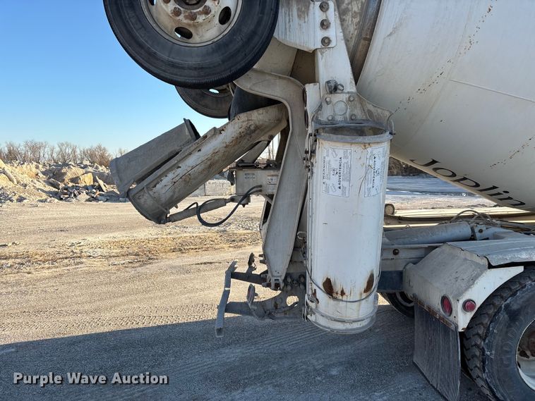 image for item EO4088 2018 Peterbilt 567 ready mix truck