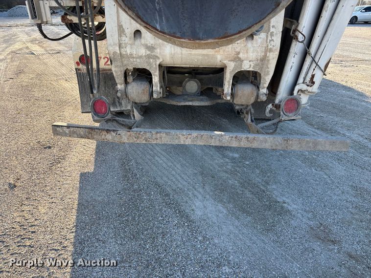 image for item EO4088 2018 Peterbilt 567 ready mix truck