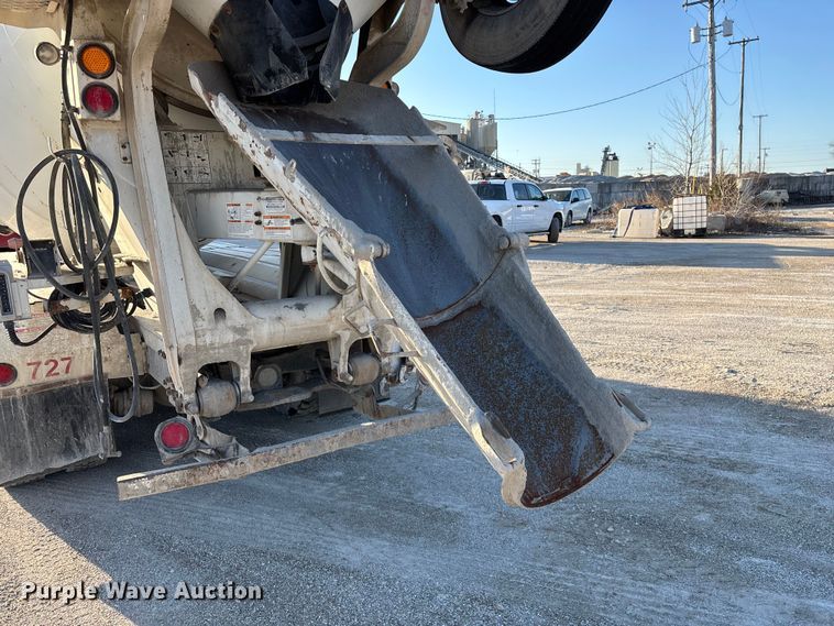 image for item EO4088 2018 Peterbilt 567 ready mix truck