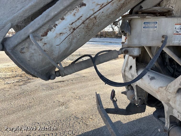 image for item EO4088 2018 Peterbilt 567 ready mix truck