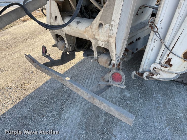 image for item EO4088 2018 Peterbilt 567 ready mix truck