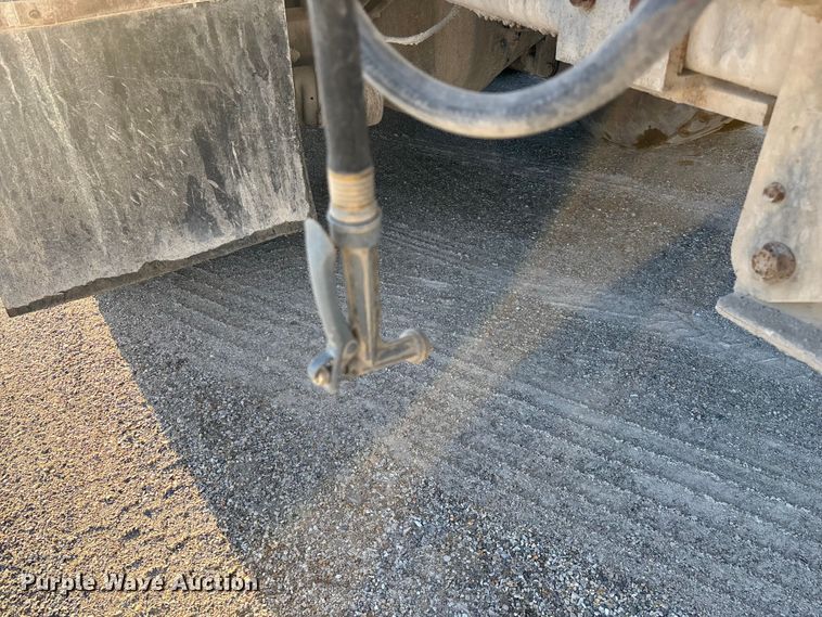 image for item EO4088 2018 Peterbilt 567 ready mix truck