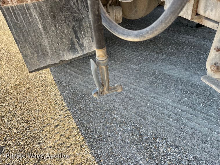 image for item EO4088 2018 Peterbilt 567 ready mix truck