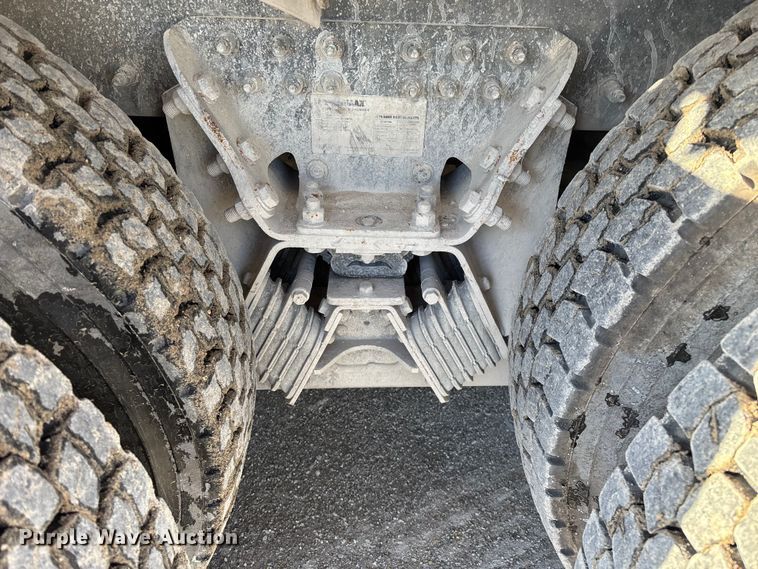 image for item EO4088 2018 Peterbilt 567 ready mix truck