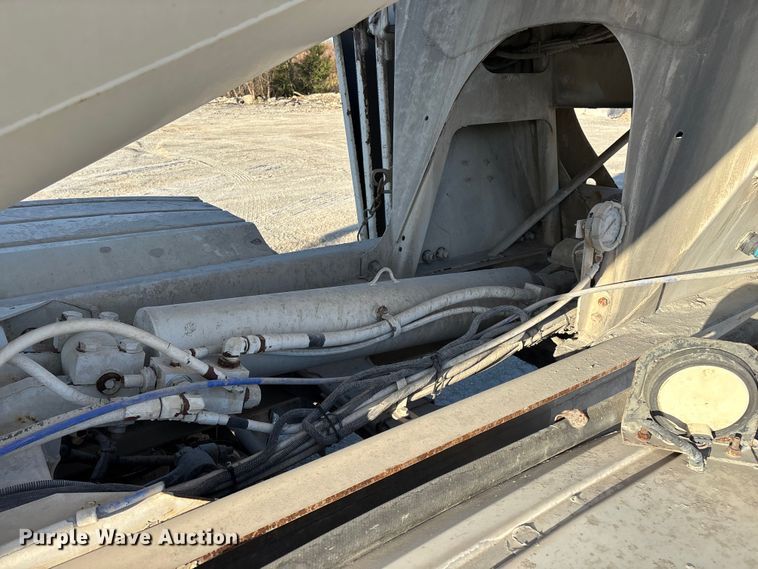 image for item EO4088 2018 Peterbilt 567 ready mix truck