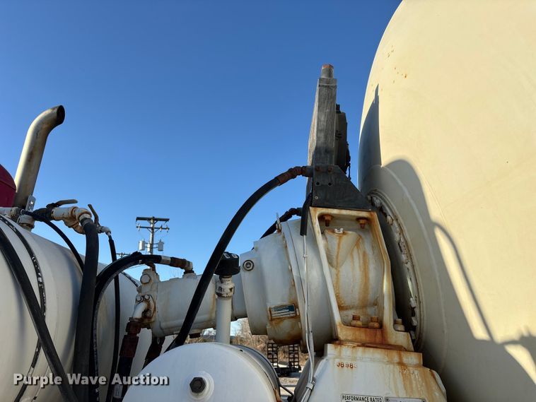 image for item EO4088 2018 Peterbilt 567 ready mix truck