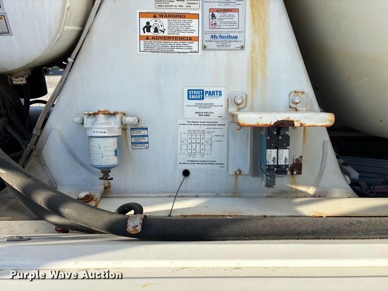 image for item EO4088 2018 Peterbilt 567 ready mix truck