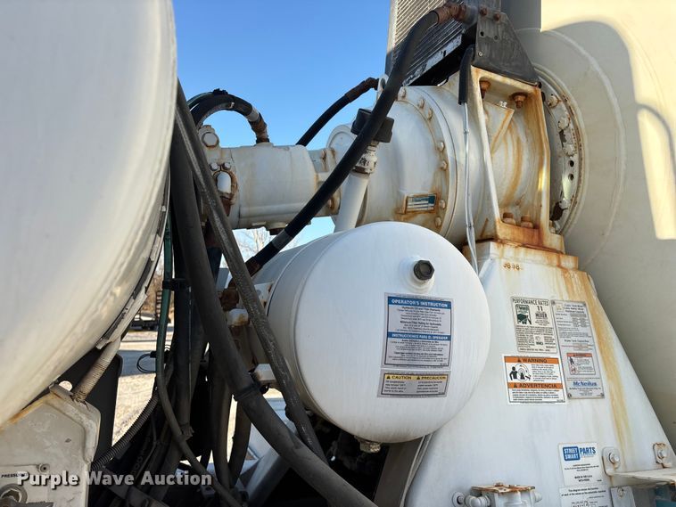 image for item EO4088 2018 Peterbilt 567 ready mix truck