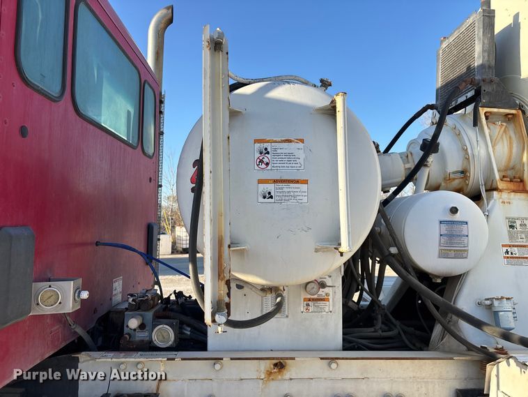 image for item EO4088 2018 Peterbilt 567 ready mix truck