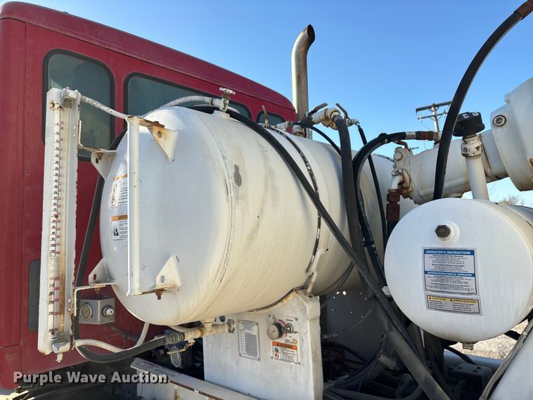 image for item EO4088 2018 Peterbilt 567 ready mix truck