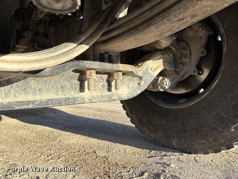 image for item EO4088 2018 Peterbilt 567 ready mix truck