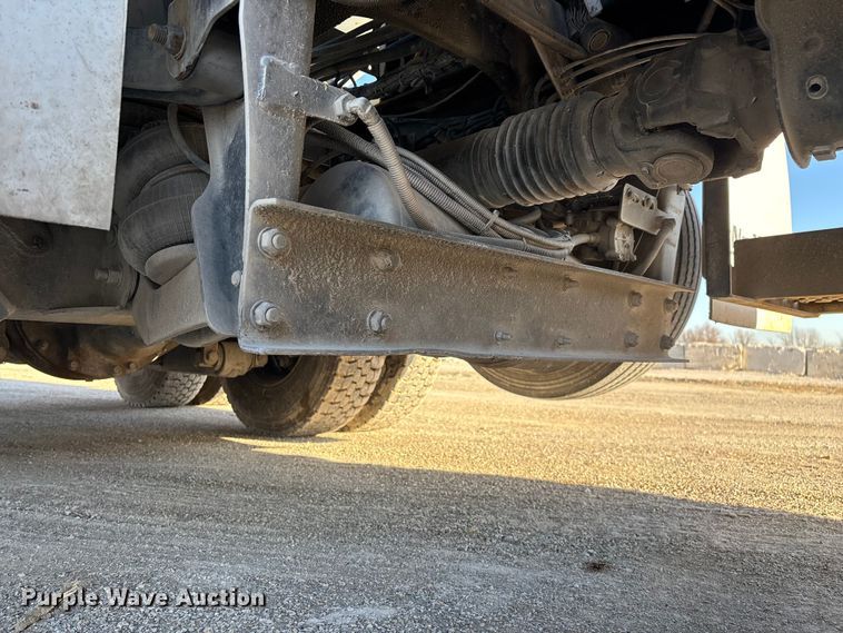 image for item EO4088 2018 Peterbilt 567 ready mix truck