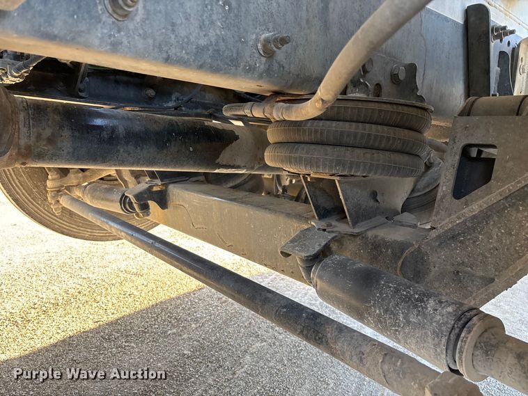 image for item EO4088 2018 Peterbilt 567 ready mix truck