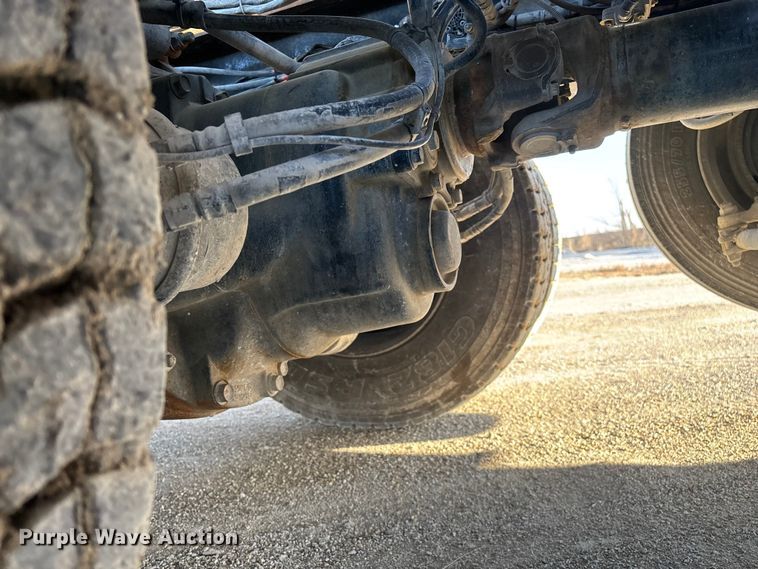 image for item EO4088 2018 Peterbilt 567 ready mix truck