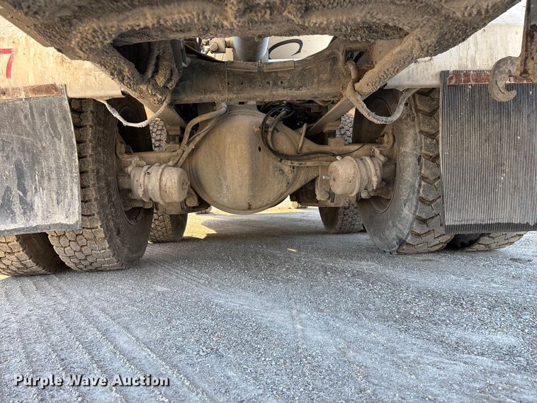 image for item EO4088 2018 Peterbilt 567 ready mix truck