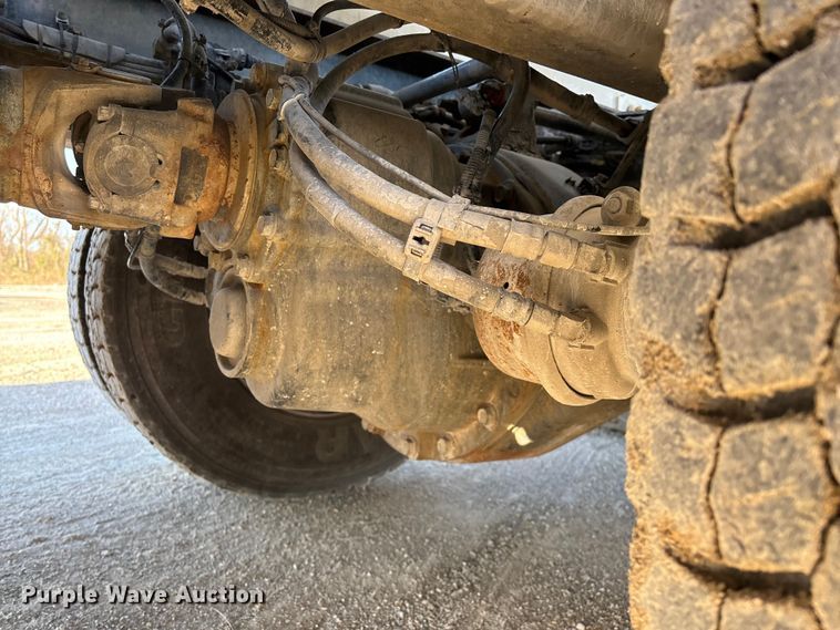 image for item EO4088 2018 Peterbilt 567 ready mix truck