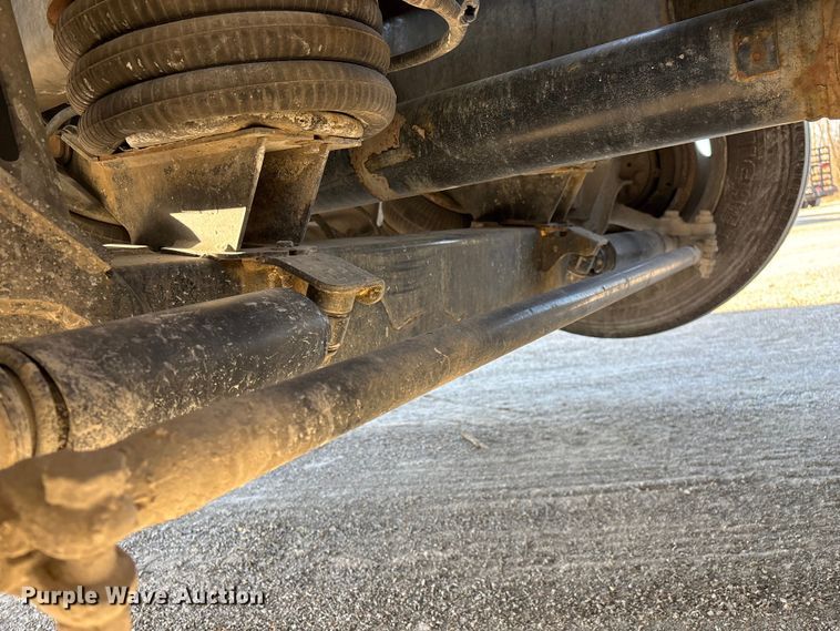 image for item EO4088 2018 Peterbilt 567 ready mix truck