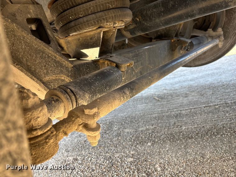 image for item EO4088 2018 Peterbilt 567 ready mix truck