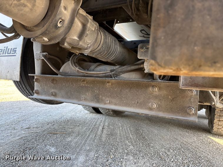 image for item EO4088 2018 Peterbilt 567 ready mix truck