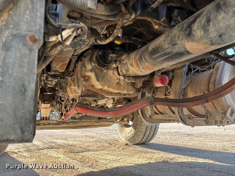 image for item EO4088 2018 Peterbilt 567 ready mix truck