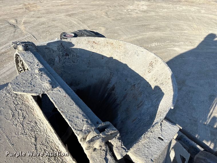 image for item EO4088 2018 Peterbilt 567 ready mix truck