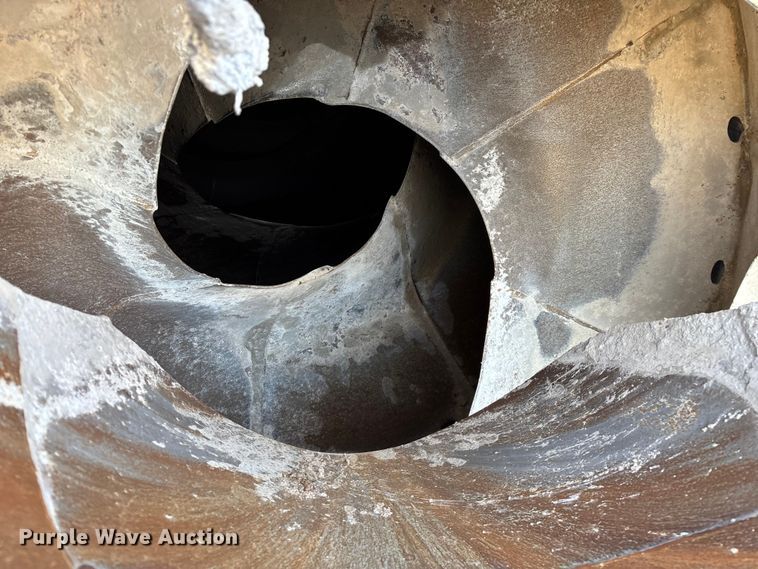 image for item EO4088 2018 Peterbilt 567 ready mix truck