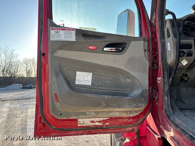 image for item EO4088 2018 Peterbilt 567 ready mix truck