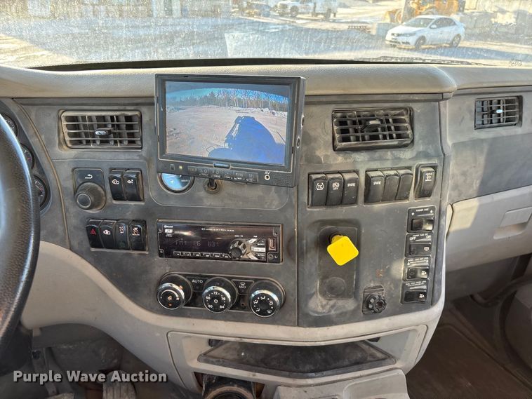 image for item EO4088 2018 Peterbilt 567 ready mix truck