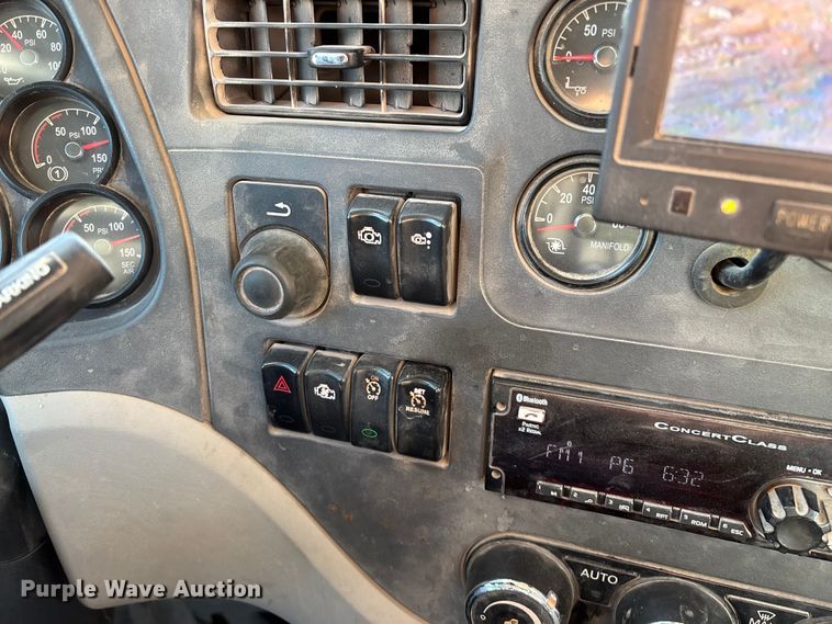 image for item EO4088 2018 Peterbilt 567 ready mix truck