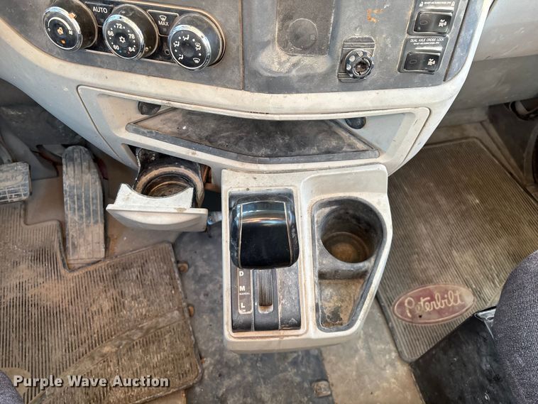 image for item EO4088 2018 Peterbilt 567 ready mix truck