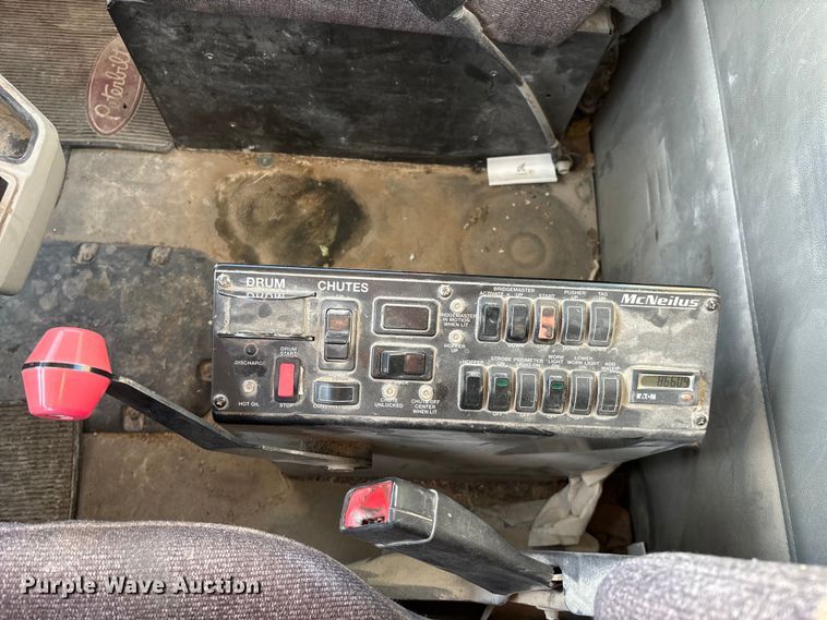 image for item EO4088 2018 Peterbilt 567 ready mix truck