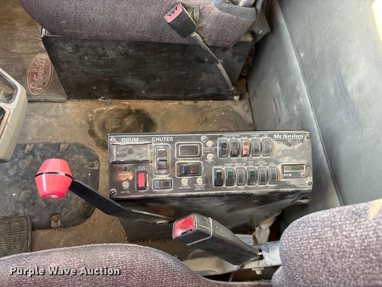 image for item EO4088 2018 Peterbilt 567 ready mix truck