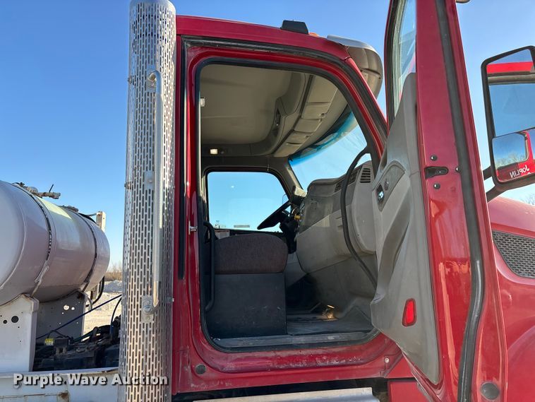 image for item EO4088 2018 Peterbilt 567 ready mix truck